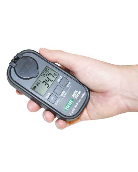 Heathrow Scientific 48101 MDX-101 Digital Refractometer with Brix and Refractive Index - Closed Prism Cover